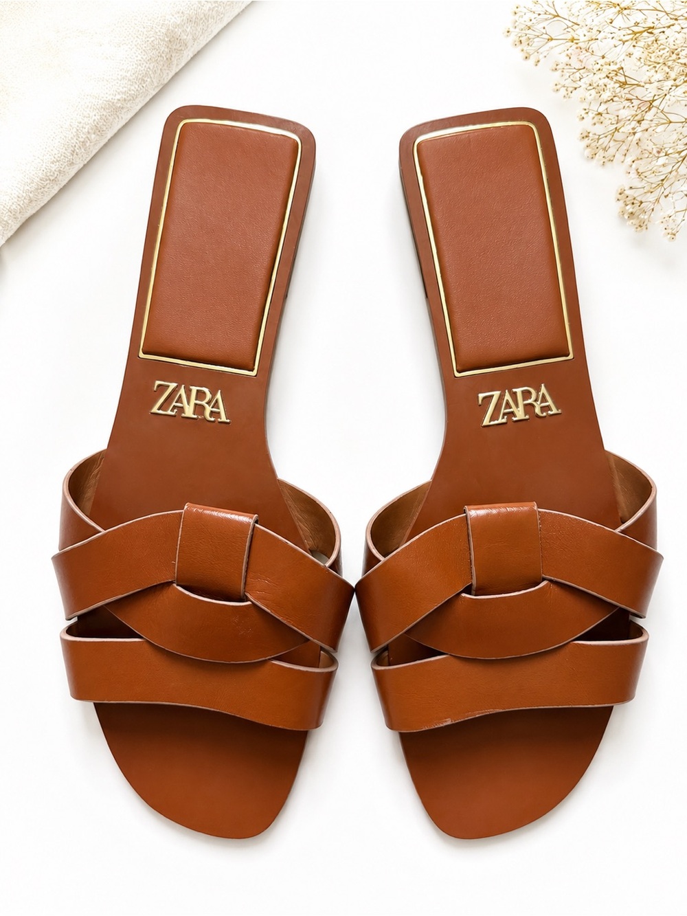 Zara Brown Crossed Leather Flat
Sandals US Size 10 EU Size 41